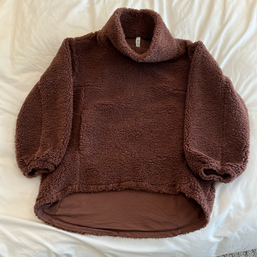 Lululemon Warm Restore Sherpa pullover size 8